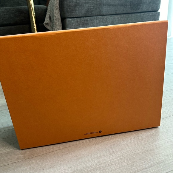 Louis Vuitton gift box - Picture 6 of 8